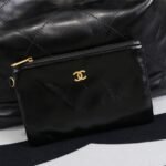 Chanel 22 Handbag Black With Gold Tone Metal 39Cm AS3261 B19059 94305 - Image 6