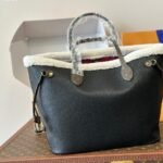 Louis Vuitton Teddy Monogram Shearling Neverfull Mm Black 33cm - Image 6